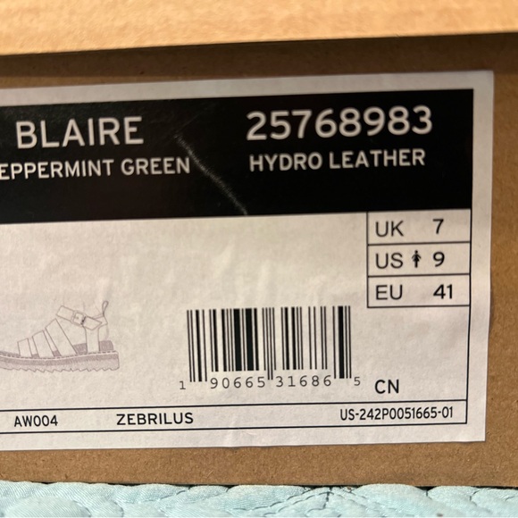 Dr. Martens AirWair Pepperment Green Blaire Women’s Samdals - Picture 3 of 7